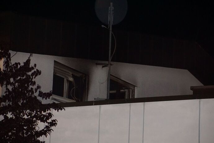 Hemmingen: Dachstuhlbrand eines Mehrfamilienhauses