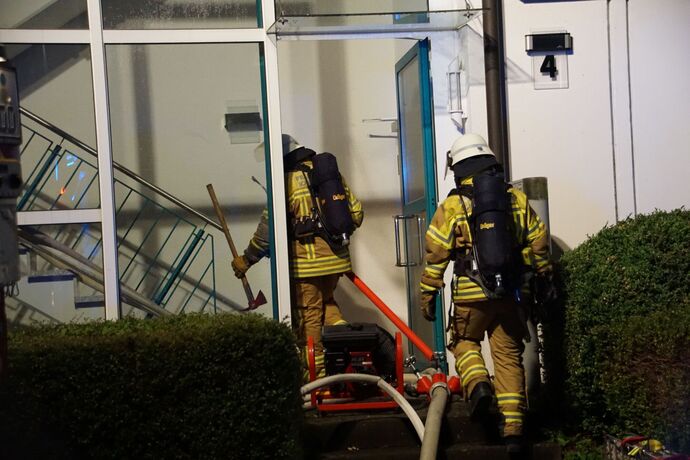 Hemmingen: Dachstuhlbrand eines Mehrfamilienhauses