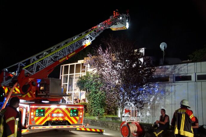 Hemmingen: Dachstuhlbrand eines Mehrfamilienhauses