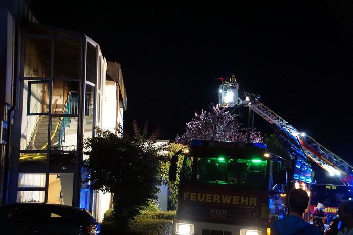 Hemmingen: Dachstuhlbrand eines Mehrfamilienhauses