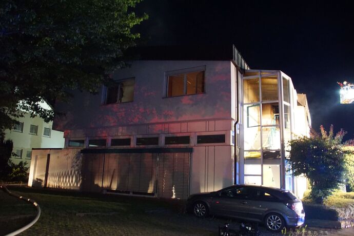Hemmingen: Dachstuhlbrand eines Mehrfamilienhauses