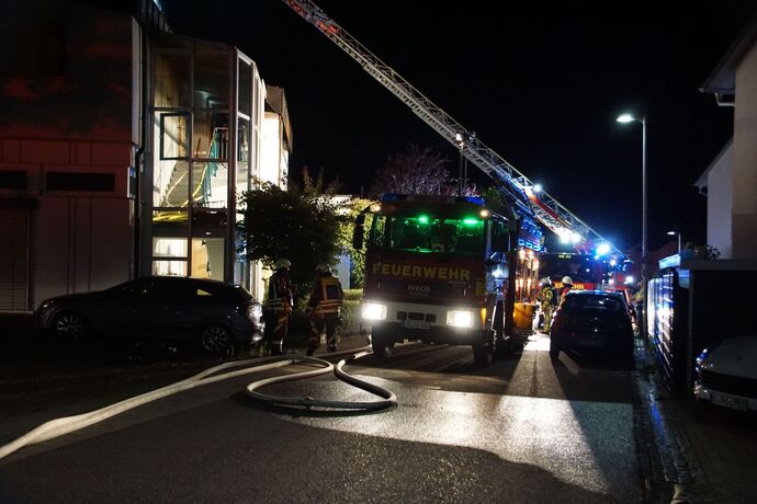 Hemmingen: Dachstuhlbrand eines Mehrfamilienhauses