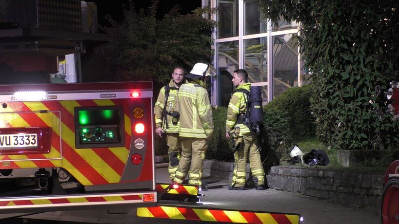 Hemmingen: Dachstuhlbrand eines Mehrfamilienhauses