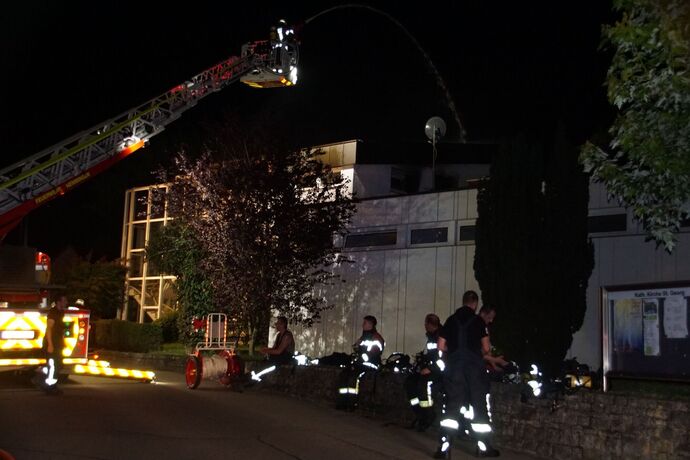 Hemmingen: Dachstuhlbrand eines Mehrfamilienhauses
