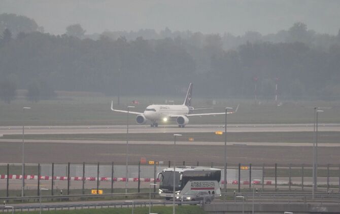Nach Drohnensichtung am Flughafen München - Flugbetrieb