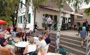 Jazzfruehshoppen beim Naturfreundehaus in Schwaikheim