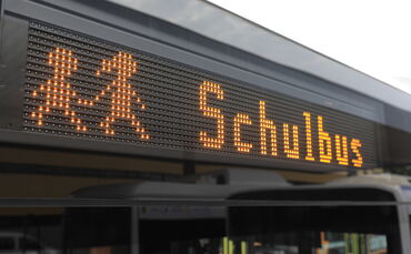 Schulbus Symbol Symbolfoto