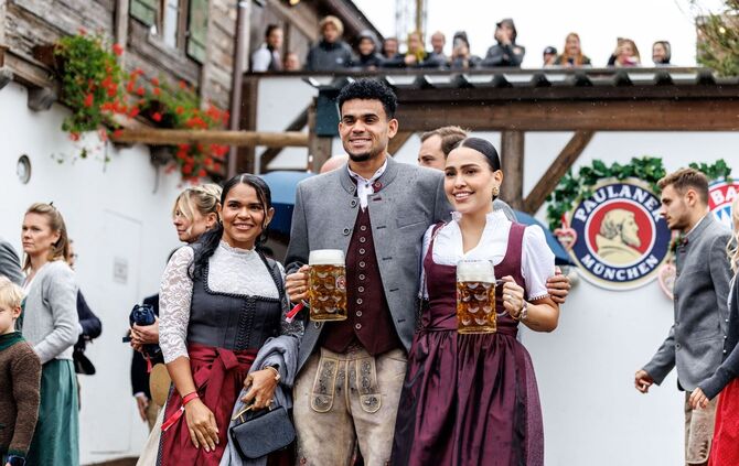 Besuch des FC Bayern München auf dem Oktoberfest