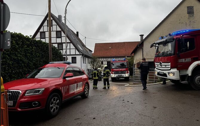 Feuerwehr-Einsatz im Weiler Zillhardtshof, der zu Waiblingen-Hohenacker gehört, am Dienstagvormittag.