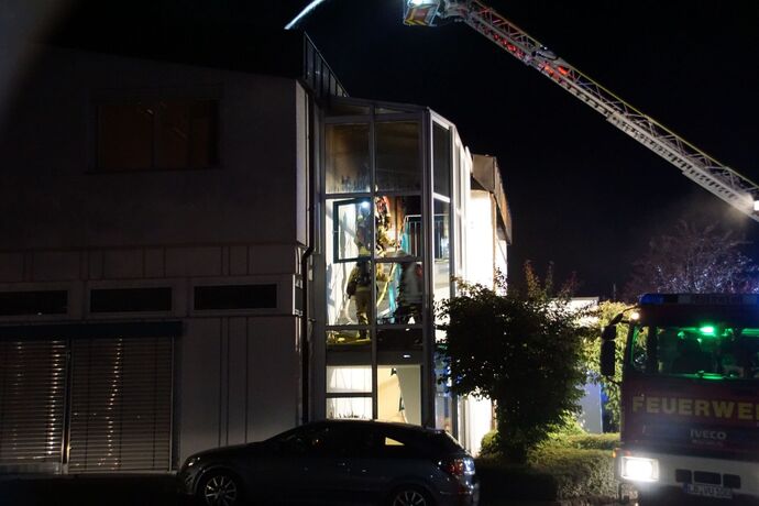 Hemmingen: Dachstuhlbrand eines Mehrfamilienhauses