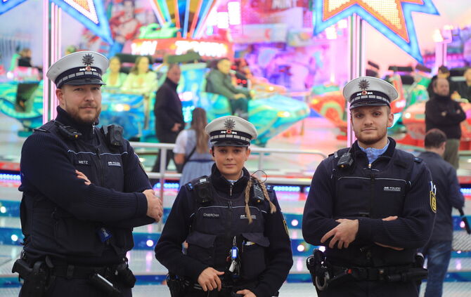 Volksfest mit der Polizei