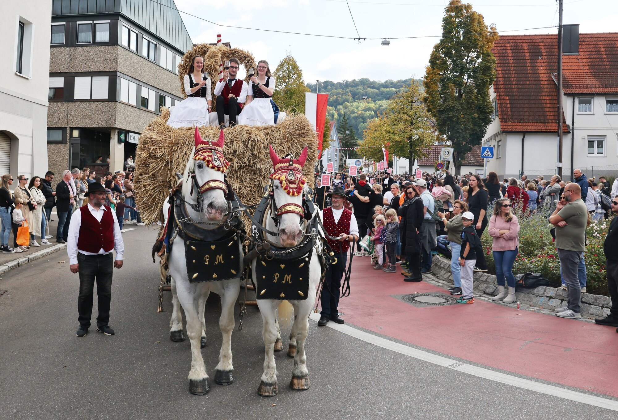 Der 76. Fellbacher Herbst läuft auf Hochtouren mit Erntedank ...