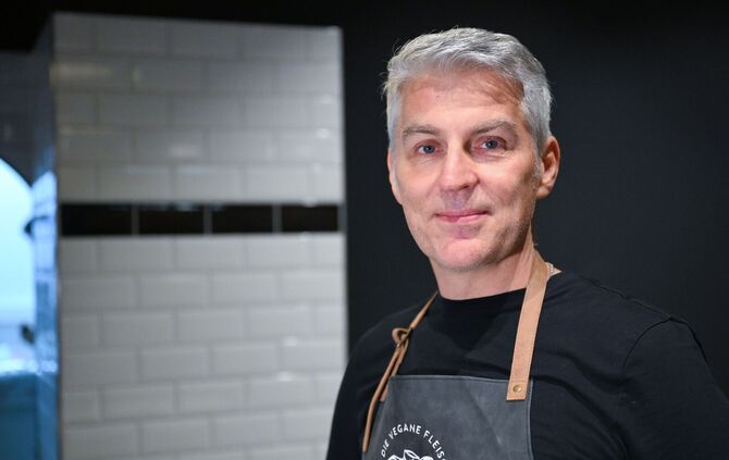 Vegane Fleischerei - Filialleiter Andreas Holz
