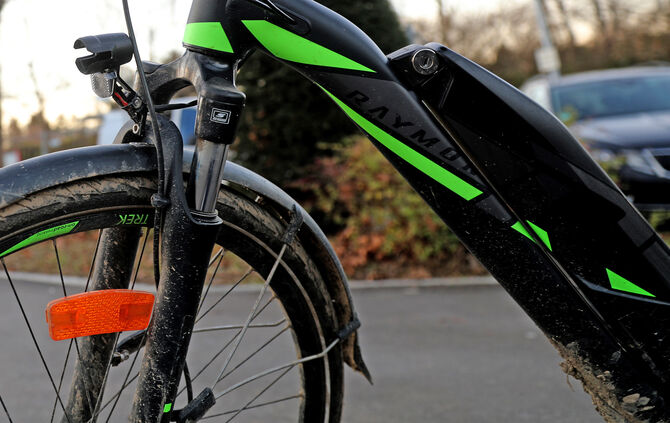 Rad Ebike E bike fahrrad pedelec symbol symbolbild symbolfoto
