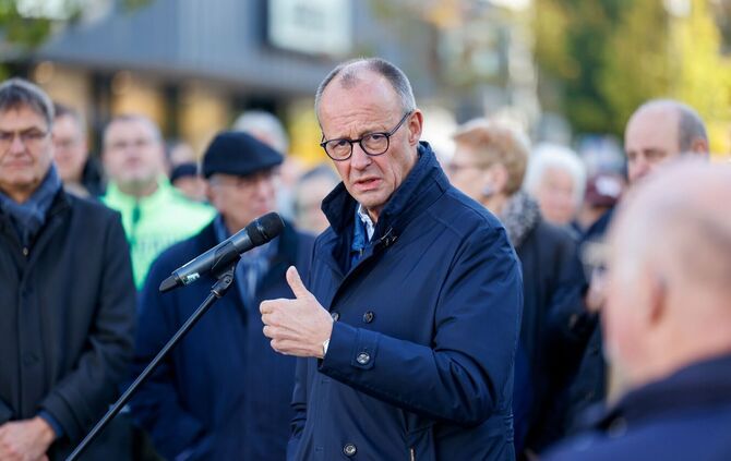 Bundeskanzler Merz zu Bürgergesprächen im Sauerland