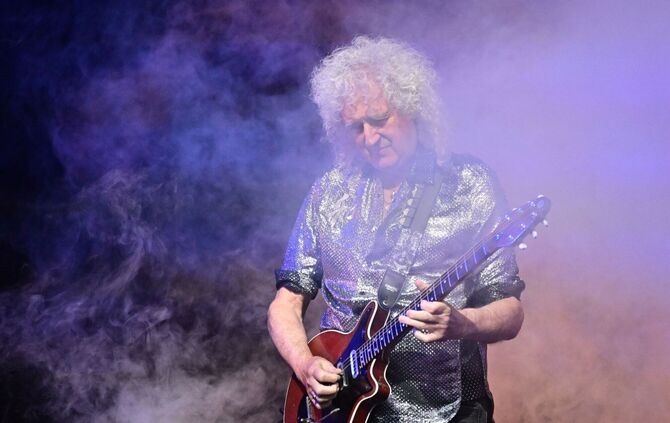 Queen Gitarrist Brian May bei Musical "We will rock you"