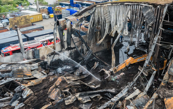 Tag 1 nach dem Großbrand bei ALBA - Bild 05_45