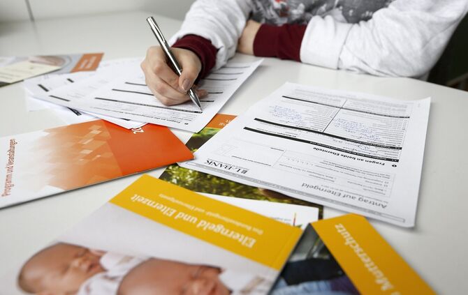 Famfo: Elterngeld / Elternzeit / Papierkram Waiblingen Pro Familia, ehemalige Karolingerschule. Werdende Eltern haben viele Form