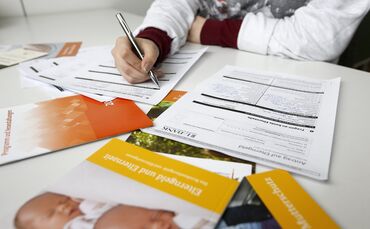 Famfo: Elterngeld / Elternzeit / Papierkram Waiblingen Pro Familia, ehemalige Karolingerschule. Werdende Eltern haben viele Form