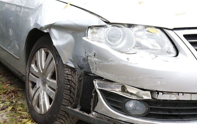 Blaulicht Unfall Delle Blechschaden symbol symbolbild symbolfoto