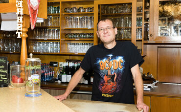 Peter Wahl und sein Gasthaus Lamm in Schornbach