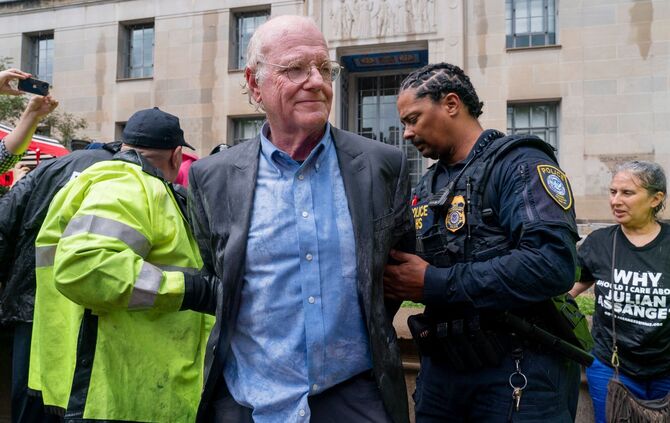 Ben Cohen bei Protestaktion