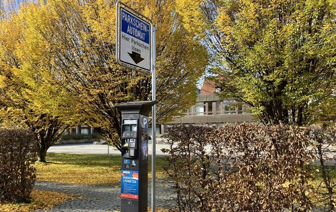 Parkautomat Parkplatz Jagdschloss