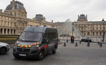 Raubüberfall auf Louvre in Paris