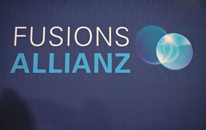 Unterzeichnung der Allianz zur Fusionsforschung