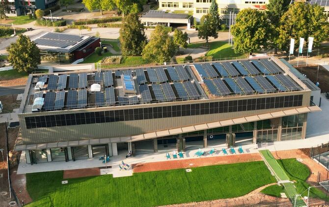 pv-anlage_hallenbad_foto_stadtwerke-weinstadt