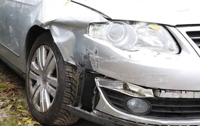 Blaulicht Unfall Delle Blechschaden symbol symbolbild symbolfoto