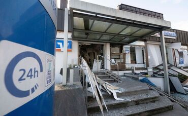 Geldautomat gesprengt - großer Schaden an Bankfiliale