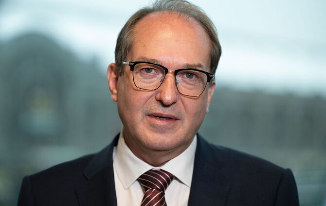 Dobrindt: Gefährdungslage in Deutschland abstrakt, aber hoch