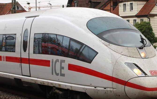 ICE schorndorf Bahnhof symbol symbolbild symbolfoto - 1