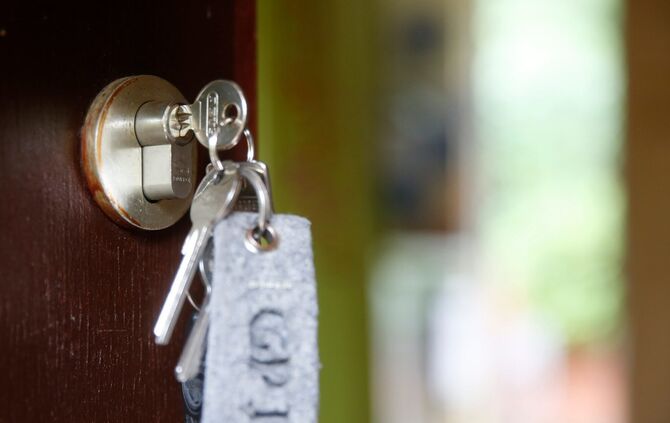 Wohnung Schlüssel Miete Vermieter symbol symbolbild symbolfoto