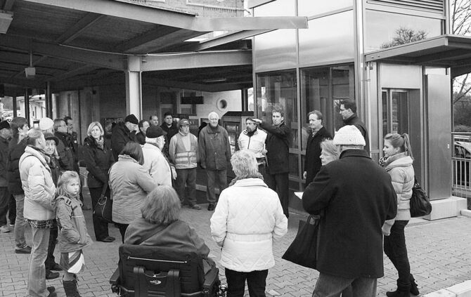 offizielle inbetriebnahme der beiden aufzüge und der rampen dort hin im zug des behindertengerechten umbaus des bahnhofs in Schw