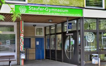 Staufer Staufer-Gymnasium Gymnasium Waiblingen Schule Symbol Symbolbild symbolfoto