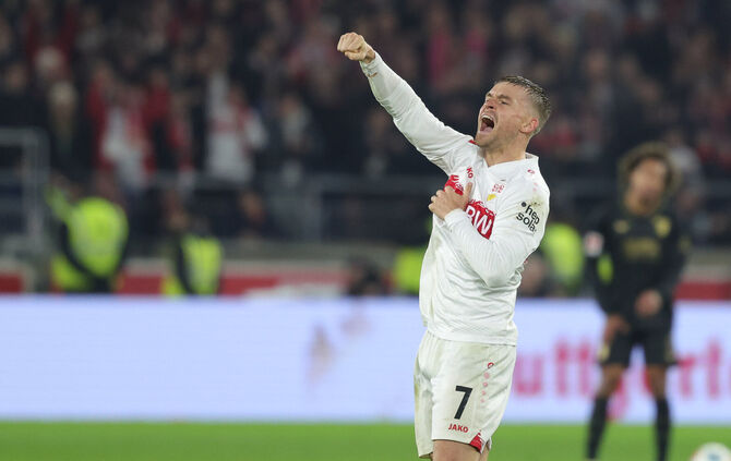 Fußball  VfB Stuttgart vs. FC Augsburg