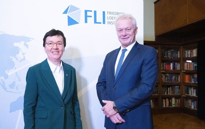 Bundeslandwirtschaftsminister Rainer besucht das FLI auf Riems