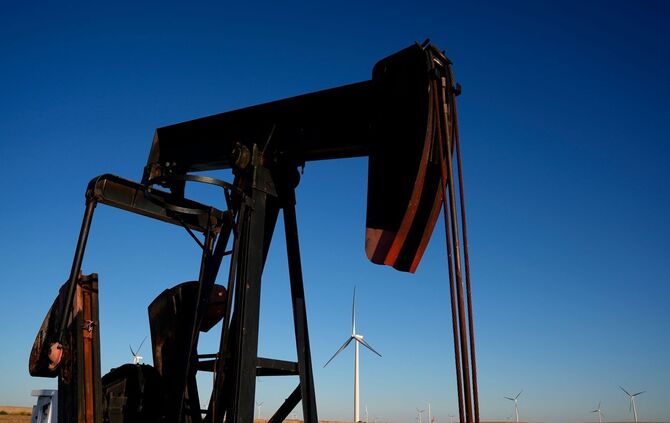 Das Verbrennen von Öl befeuert die Erderhitzung