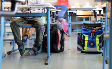 Grundschule Unterricht betreuung Notbetreuung Hausaufgaben präsenzunterricht  symbol symbolbild symbolfoto