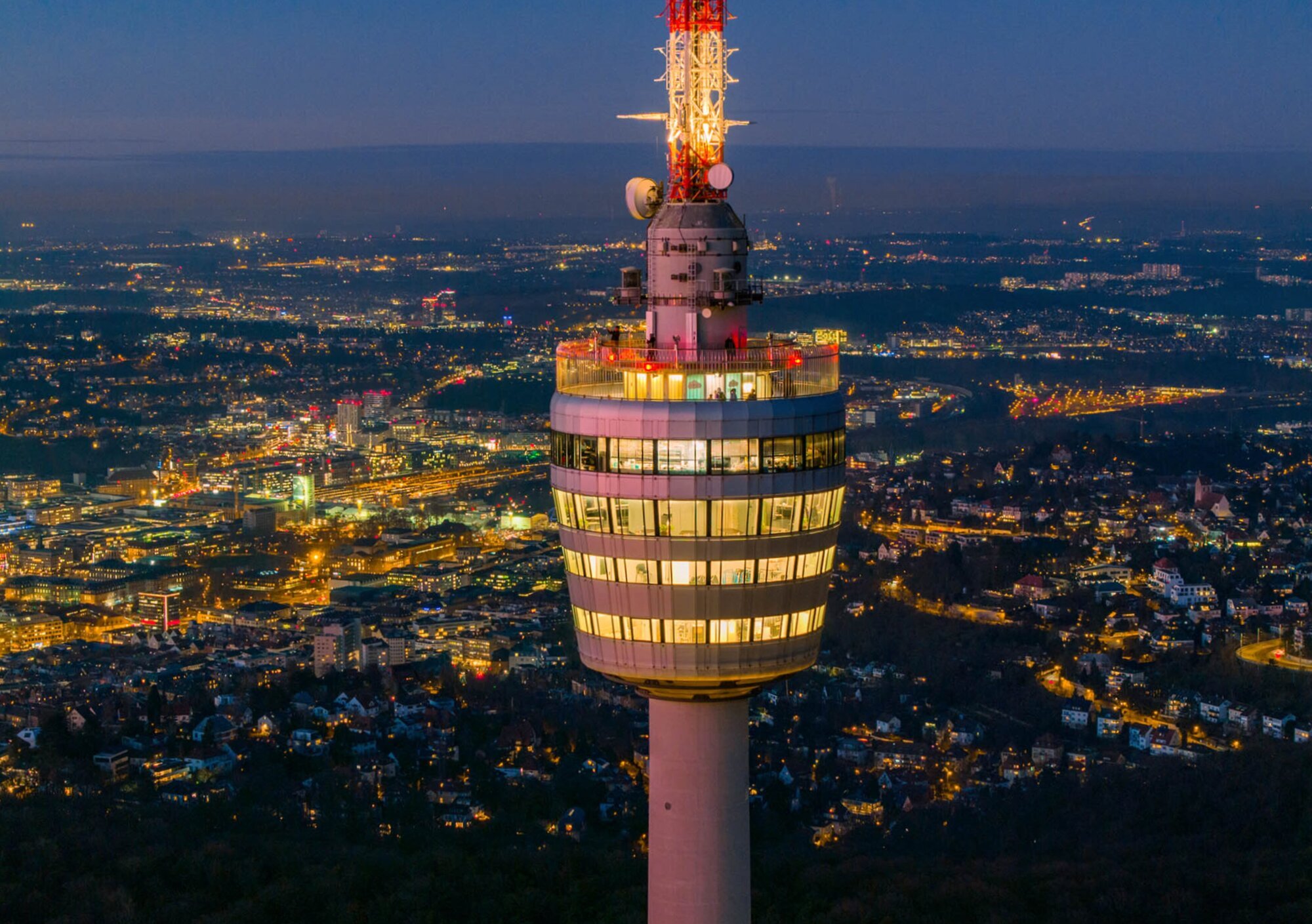 Dieser Jahrgang darf 2026 kostenfrei auf den Fernsehturm in Stuttgart