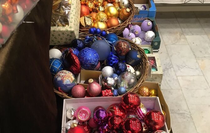 Nur alle zwei Jahre: CVJM verschenkt Weihnachtsdeko auf Basar in ...