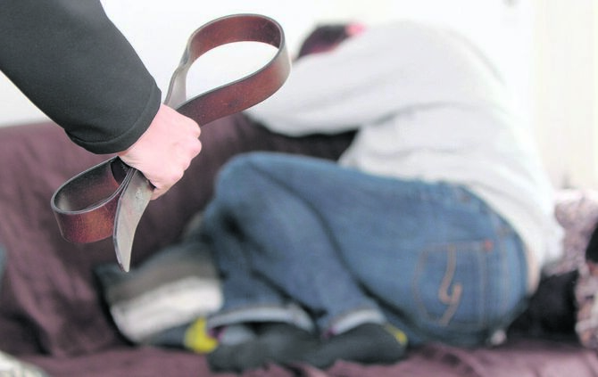 Hausgewalt. Featurebild Häusliche Gewalt; zu Artikel über PK: bald beginnt eine Ausstellung zu häuslicher Gewalt; Besonderheit d