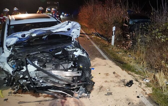 Zusammenstoß mit drei Fahrzeugen