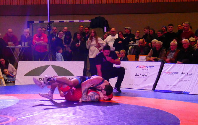 reuschling-rot-gegen-ertolitsch-blau - 1