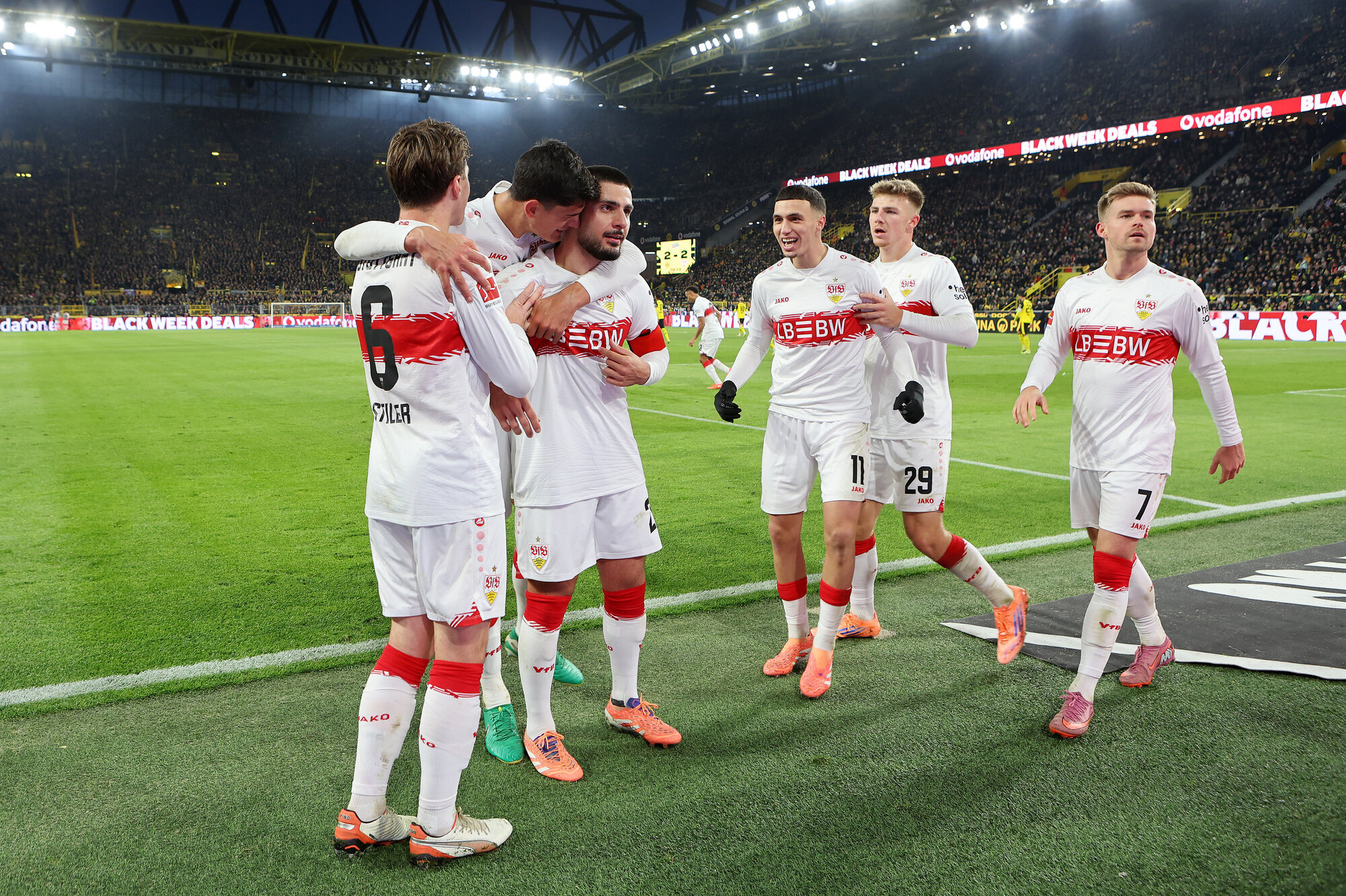 Undav turns it on, a wild 3-3 draw at BVB - | and now the VfB travel ...