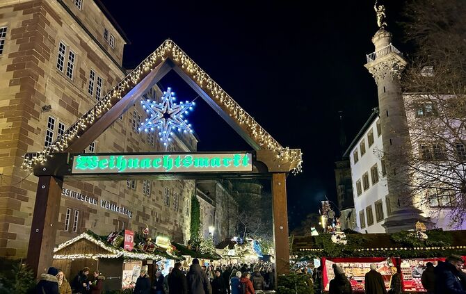 Weihnachtsmarkt Stuttgart Schlossplatz 2023 Symbol Symbolbild Symbolfoto