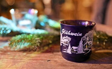 Glühwein Weihnachtsmarkt Tasse Symbol Symbolfoto Symbolbild