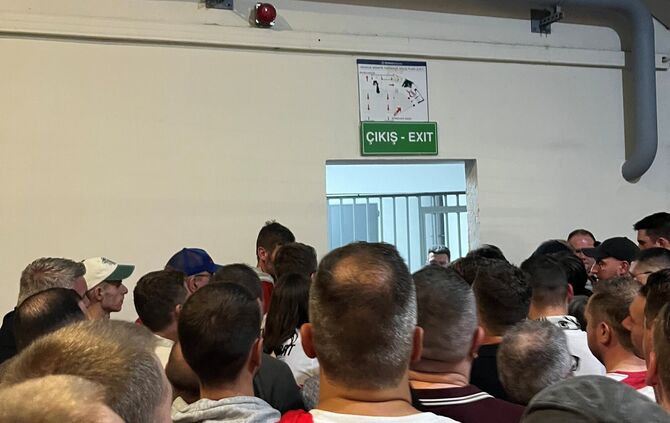 vfb-fans-in-istanbul - 1